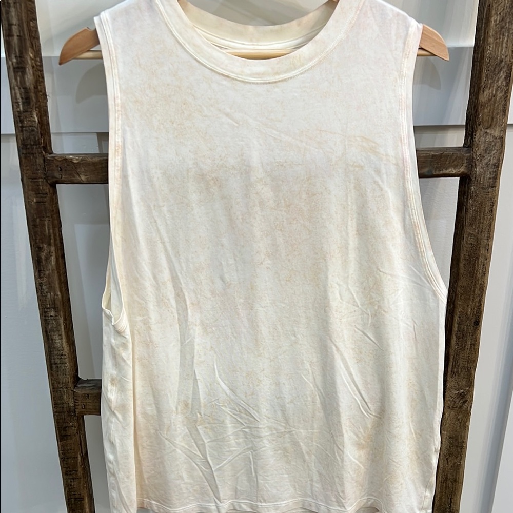 Lululemon Tee